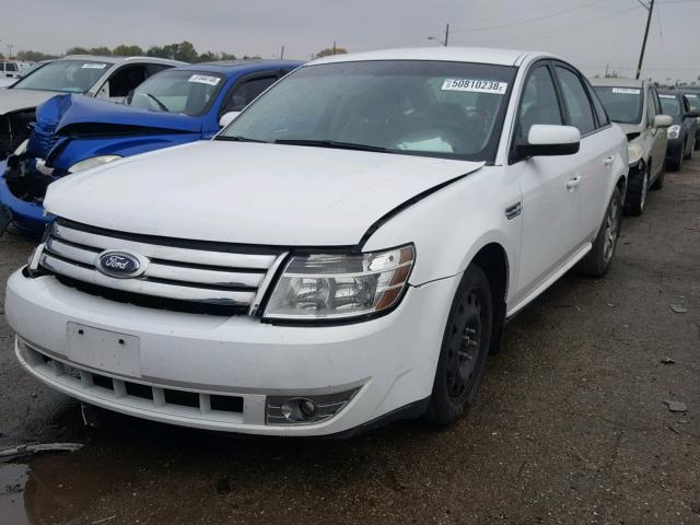 1FAHP24W48G126864 - 2008 FORD TAURUS SEL WHITE photo 2