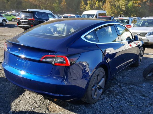 5YJ3E1EA7JF032565 - 2018 TESLA MODEL 3 ლურჯი ფოტო 4