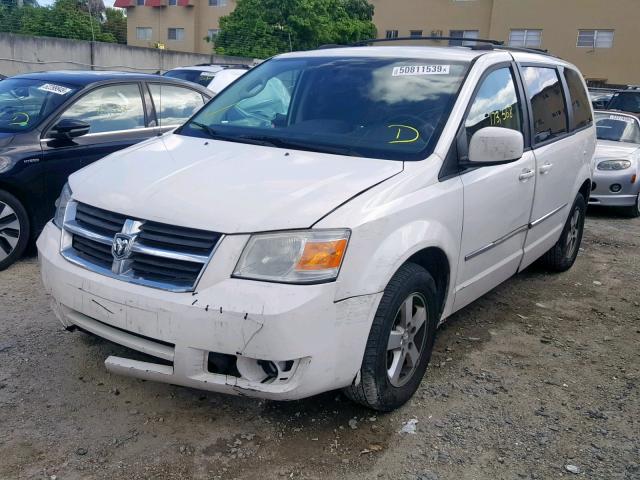 2D4RN5D15AR318781 - 2010 DODGE GRAND CARA WHITE photo 2