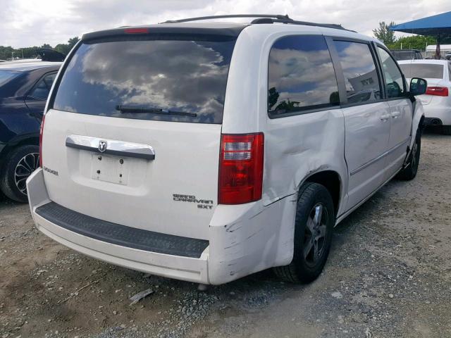 2D4RN5D15AR318781 - 2010 DODGE GRAND CARA WHITE photo 4