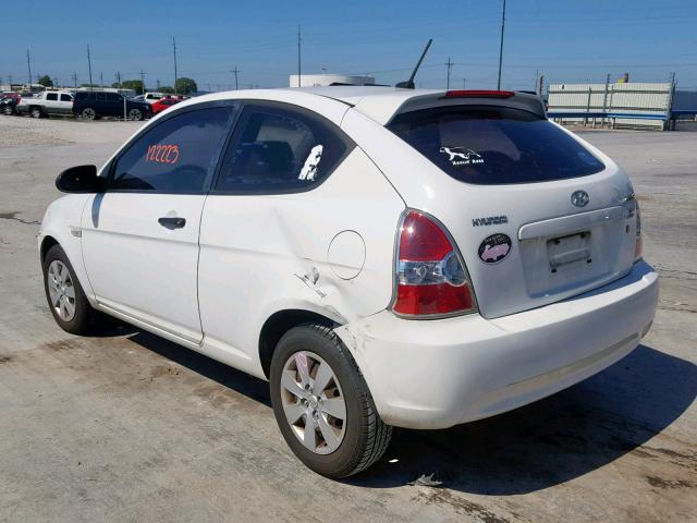 KMHCM36C29U126298 - 2009 HYUNDAI ACCENT GS WHITE photo 3