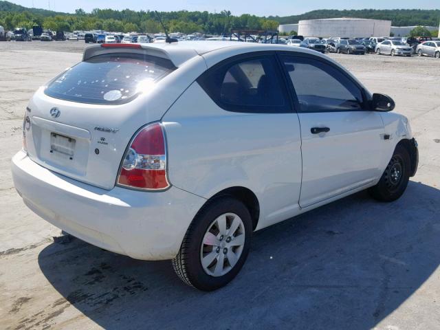 KMHCM36C29U126298 - 2009 HYUNDAI ACCENT GS WHITE photo 4