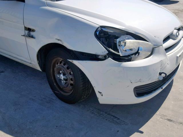 KMHCM36C29U126298 - 2009 HYUNDAI ACCENT GS WHITE photo 9