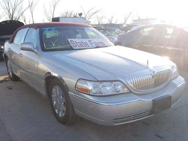 1LNHM83W43Y670853 - 2003 LINCOLN TOWN CAR C SILVER photo 1