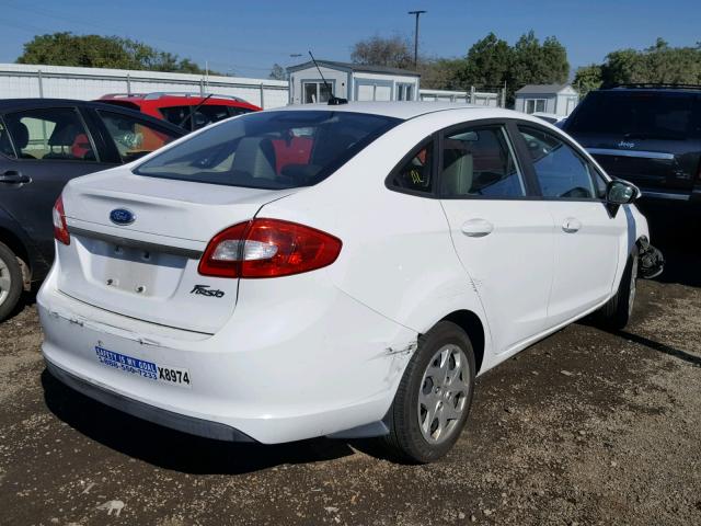 3FADP4AJ9BM157432 - 2011 FORD FIESTA S WHITE photo 4