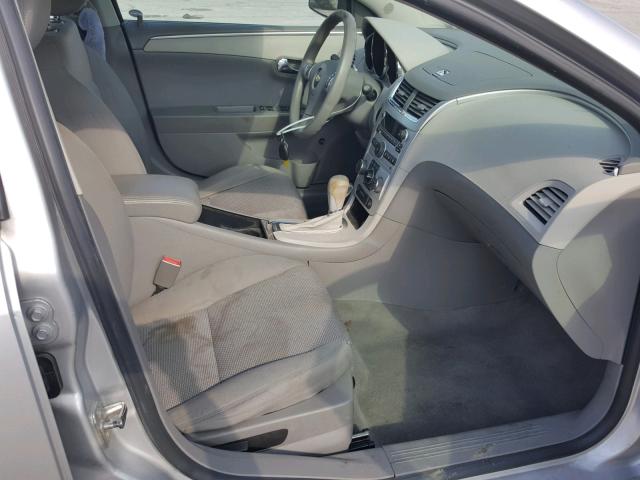 1G1ZB5E08CF281482 - 2012 CHEVROLET MALIBU LS 银色 照片 5