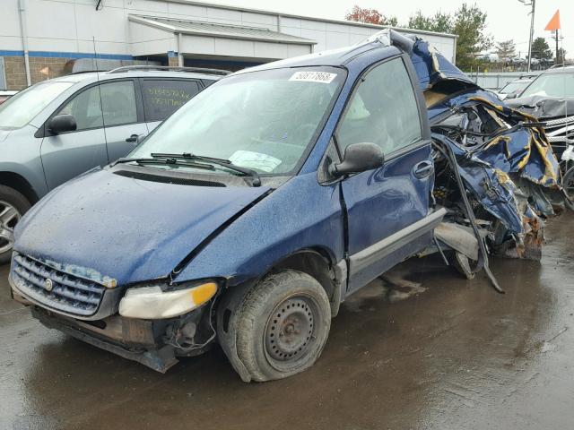 2C4GJ44R9YR689047 - 2000 CHRYSLER GRAND VOYA BLUE photo 2