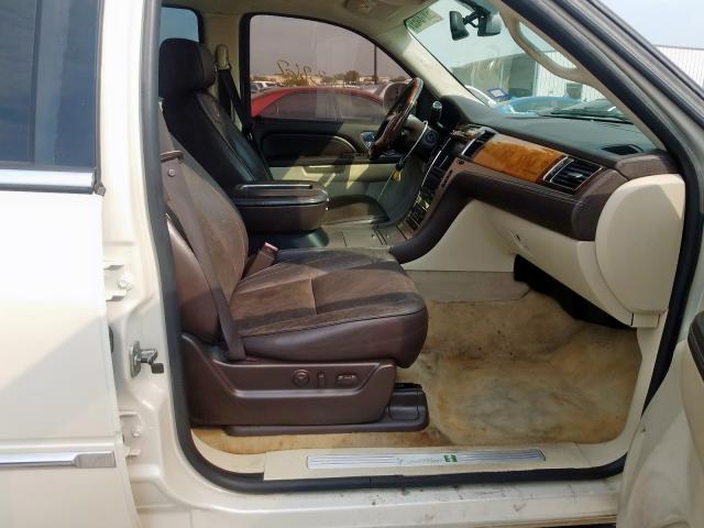 1GYUKFEJXAR158885 - 2010 CADILLAC ESCALADE P WHITE photo 5