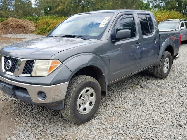 1N6AD07U85C423123 - 2005 NISSAN FRONTIER C CHARCOAL photo 2