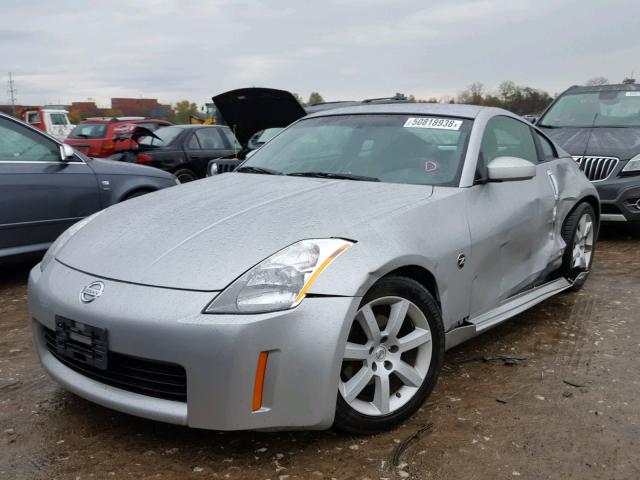 JN1AZ34D75M603605 - 2005 NISSAN 350Z COUPE SILVER photo 2