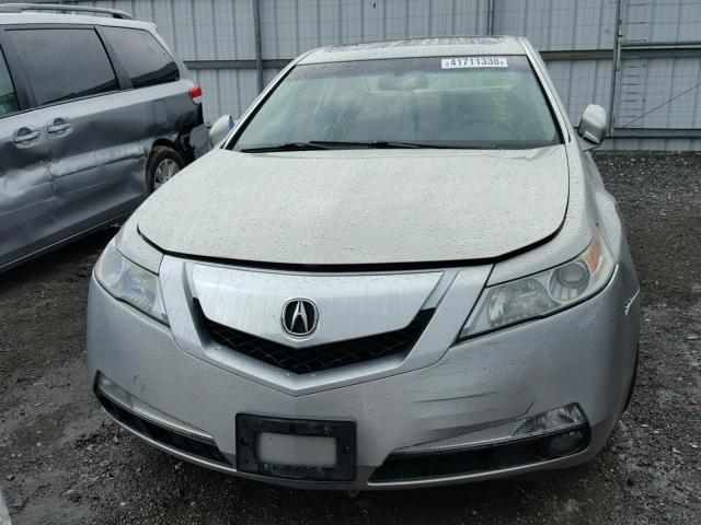 19UUA8F27AA018899 - 2010 ACURA TL SILVER photo 9