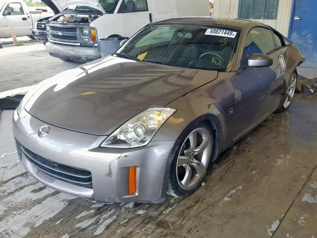 JN1BZ34D48M701810 - 2008 NISSAN 350Z COUPE GRAY photo 2