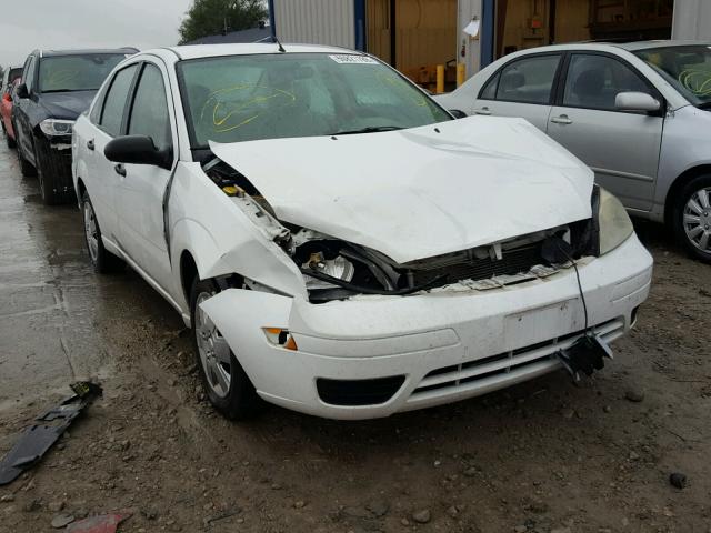 1FAHP34N87W349622 - 2007 FORD FOCUS ZX4 WHITE photo 1