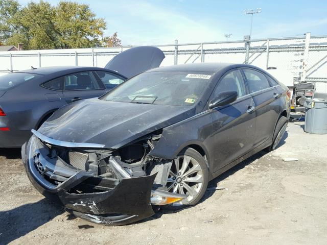 5NPEC4AC0DH560073 - 2013 HYUNDAI SONATA SE BLACK photo 2