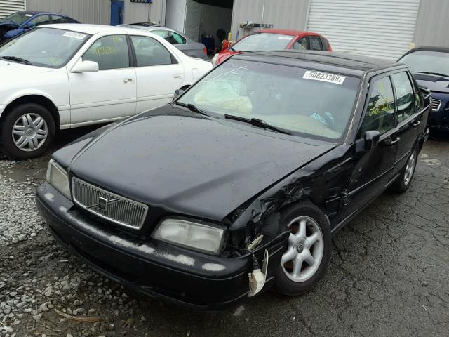 YV1LS5671W1548630 - 1998 VOLVO S70 GLT BLACK photo 2