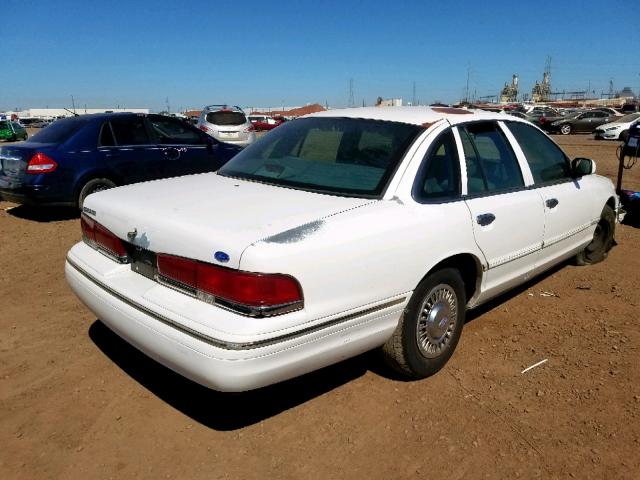 2FALP71W5VX145568 - 1997 FORD CROWN VICT WHITE photo 4