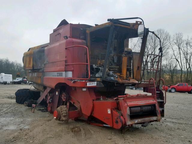 JJC0268971 - 2001 CASE IH COMBINE RED photo 1