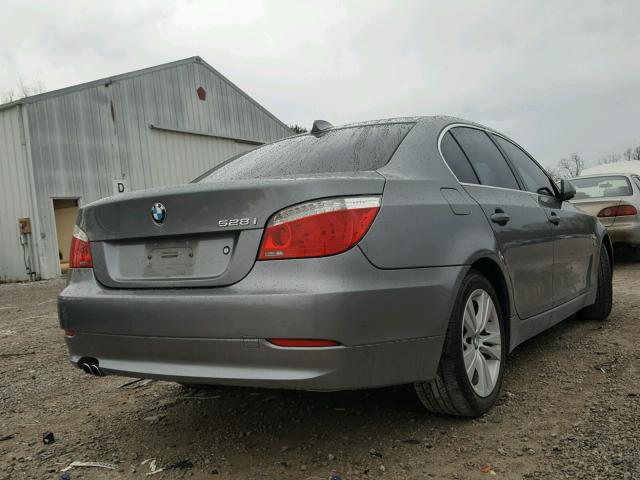 WBANV13579C153925 - 2009 BMW 528 XI GRAY photo 4