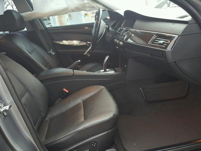 WBANV13579C153925 - 2009 BMW 528 XI GRAY photo 5