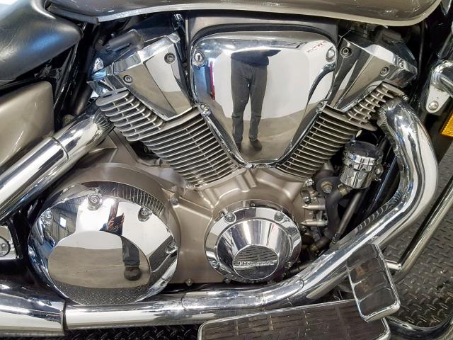 1HFSC49373A101125 - 2003 HONDA VTX1800 S SILVER photo 5