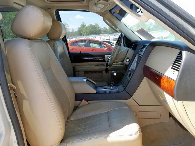 5LMFU27596LJ02540 - 2006 LINCOLN NAVIGATOR CREAM photo 5