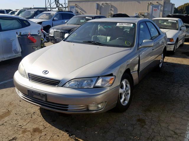 JT8BF28G6W5040694 - 1998 LEXUS ES 300 TAN photo 2