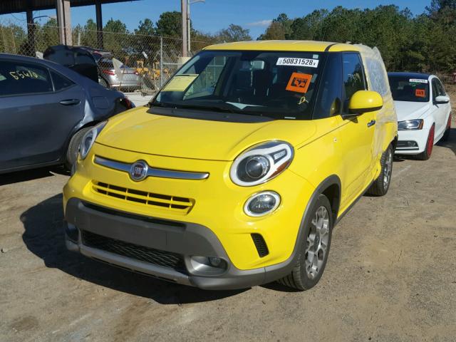 ZFBCFADH5EZ020817 - 2014 FIAT 500L TREKK YELLOW photo 2