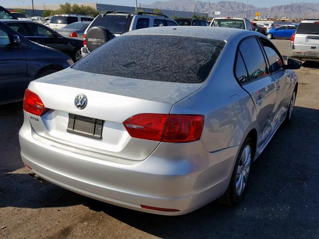 3VW2K7AJ5EM242223 - 2014 VOLKSWAGEN JETTA BASE 银色 照片 4