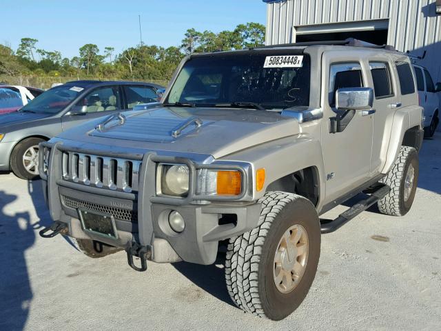 5GTDN136468124736 - 2006 HUMMER H3 GOLD photo 2