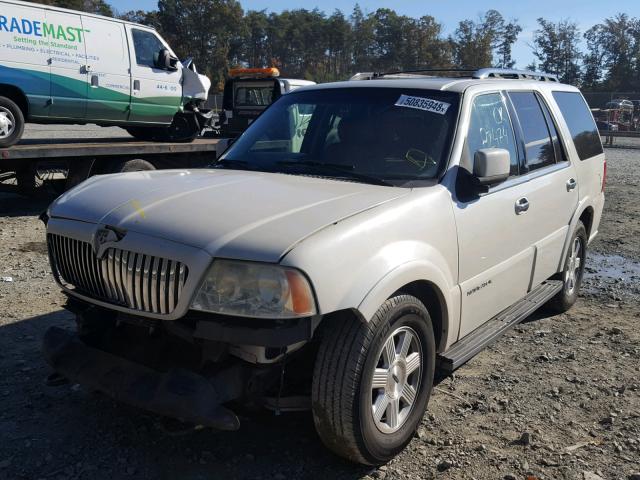 5LMFU28R44LJ15081 - 2004 LINCOLN NAVIGATOR 白色 照片 2