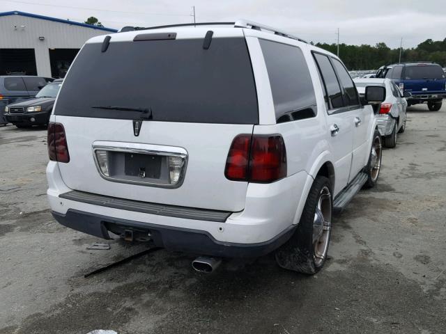 5LMFU27595LJ03864 - 2005 LINCOLN NAVIGATOR Ақ фото 4