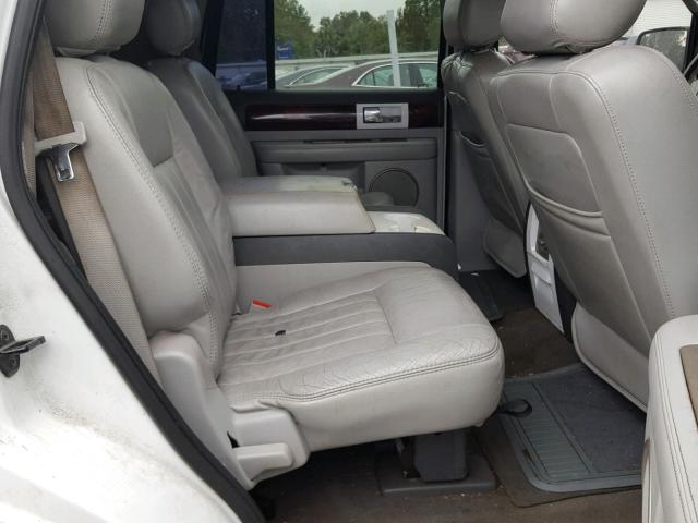 5LMFU27595LJ03864 - 2005 LINCOLN NAVIGATOR Ақ фото 6