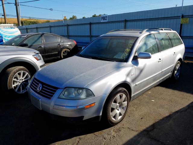 WVWWH63B62E262842 - 2002 VOLKSWAGEN PASSAT GLX SILVER photo 2