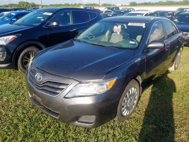 4T1BF3EK5BU618263 - 2011 TOYOTA CAMRY BASE GRAY photo 2