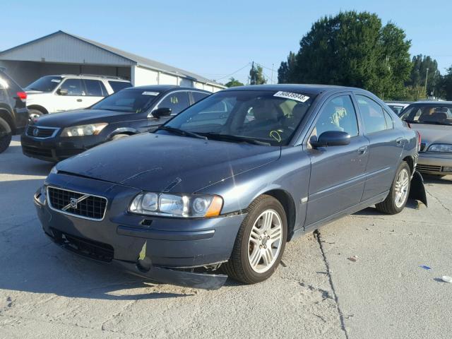 YV1RS592262552013 - 2006 VOLVO S60 2.5T BLUE photo 2