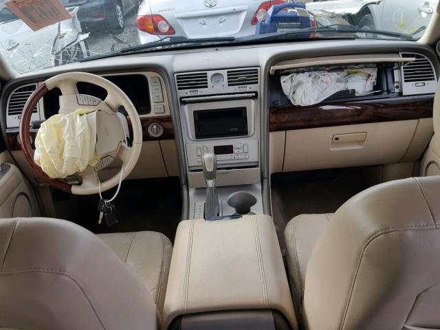 5LMFU28RX4LJ31785 - 2004 LINCOLN NAVIGATOR Алтын фото 9