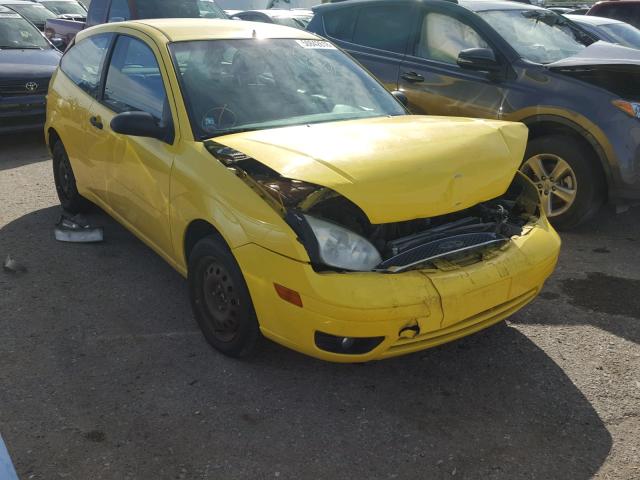 3FAFP31N95R111905 - 2005 FORD FOCUS ZX3 YELLOW photo 1