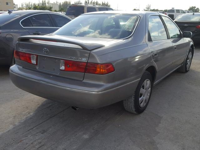 JT2BG22KX10559628 - 2001 TOYOTA CAMRY CE 灰色 照片 4