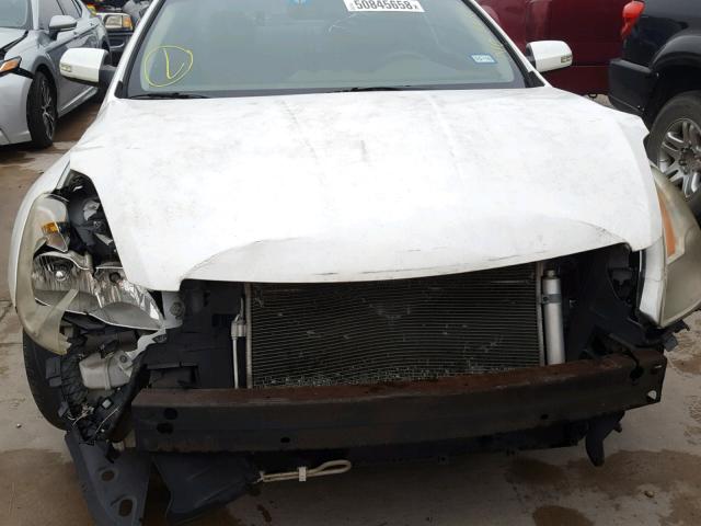 1N4BL24E88C107251 - 2008 NISSAN ALTIMA 3.5 WHITE photo 9