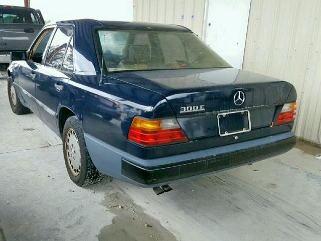 WDBEA30D2JA740828 - 1988 MERCEDES-BENZ 300 E BLUE photo 3