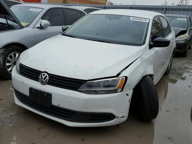 3VW2K7AJ8CM408196 - 2012 VOLKSWAGEN JETTA BASE WHITE photo 2