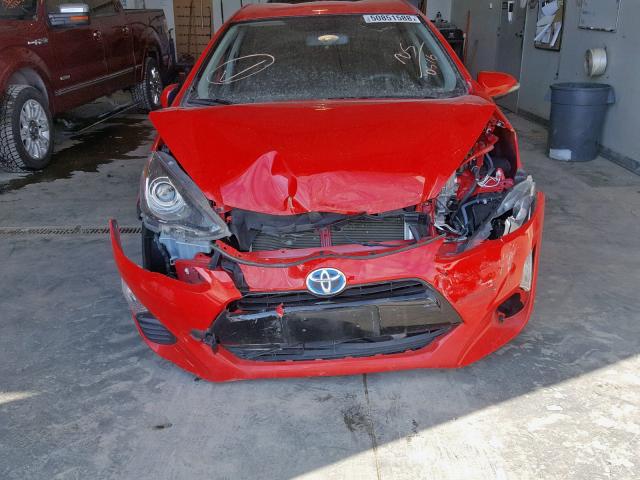 JTDKDTB35G1590576 - 2016 TOYOTA PRIUS C RED photo 9