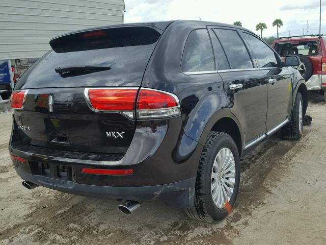 2LMDJ6JK0DBL39119 - 2013 LINCOLN MKX BROWN photo 4