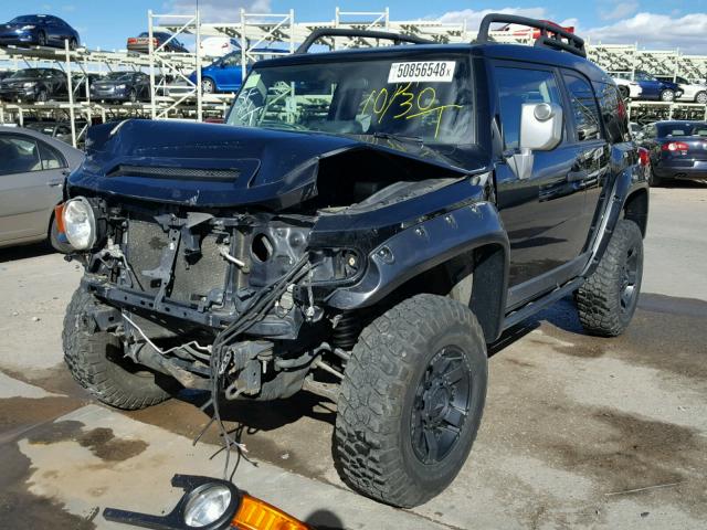 JTEBU11F670055175 - 2007 TOYOTA FJ CRUISER BLACK photo 2