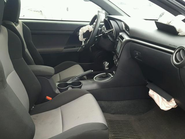 JTKJF5C73GJ016067 - 2016 TOYOTA SCION TC 灰色 照片 5