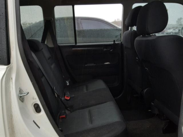 JTLKT324X64121707 - 2006 TOYOTA SCION XB WHITE photo 6