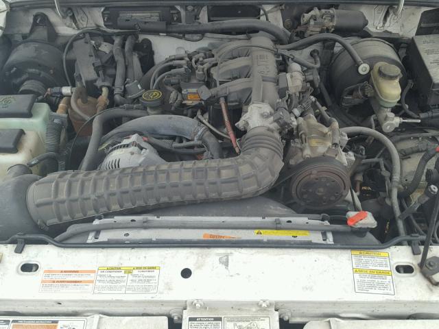 4F4CR16XXVTM28409 - 1997 MAZDA B4000 CAB WHITE photo 7