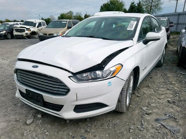 3FA6P0UU2FR298469 - 2015 FORD FUSION S H WHITE photo 2