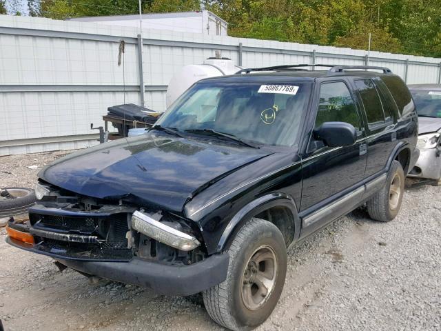 1GNCS13W5Y2334884 - 2000 CHEVROLET BLAZER BLACK photo 2