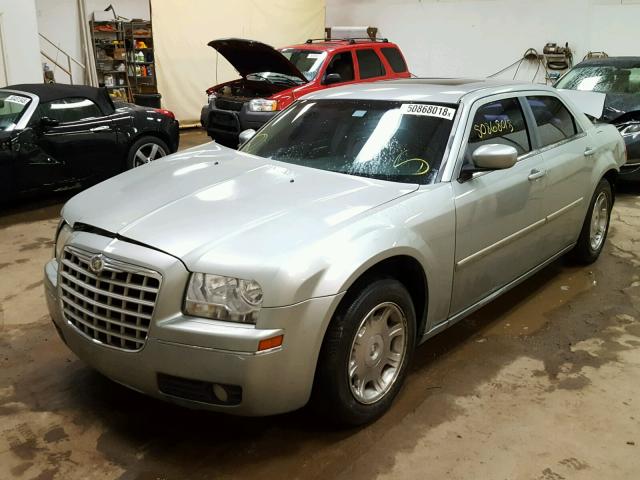 2C3KA53G96H192233 - 2006 CHRYSLER 300 TOURIN SILVER photo 2